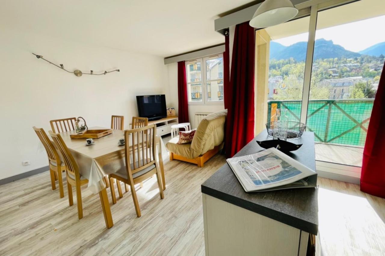 Bright 50 M With Balcony And View On The Valley Briançon Exteriér fotografie